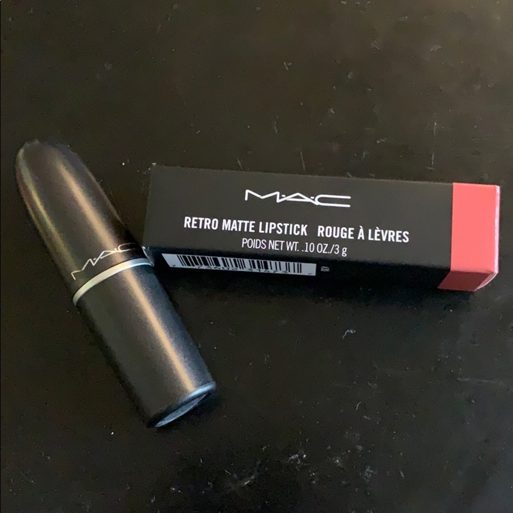 NEW Retro Matte Lipstick in 703 Runway Hit